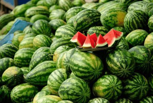 吃网红瓜违法吗判几年呢,吃网红瓜违法判刑年限解析