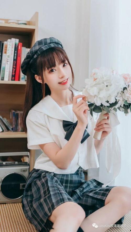 吃瓜女主网红jk,揭秘吃瓜女主JK的网红之路