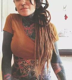 纹身妹网红吃瓜,揭秘娱乐圈幕后真相